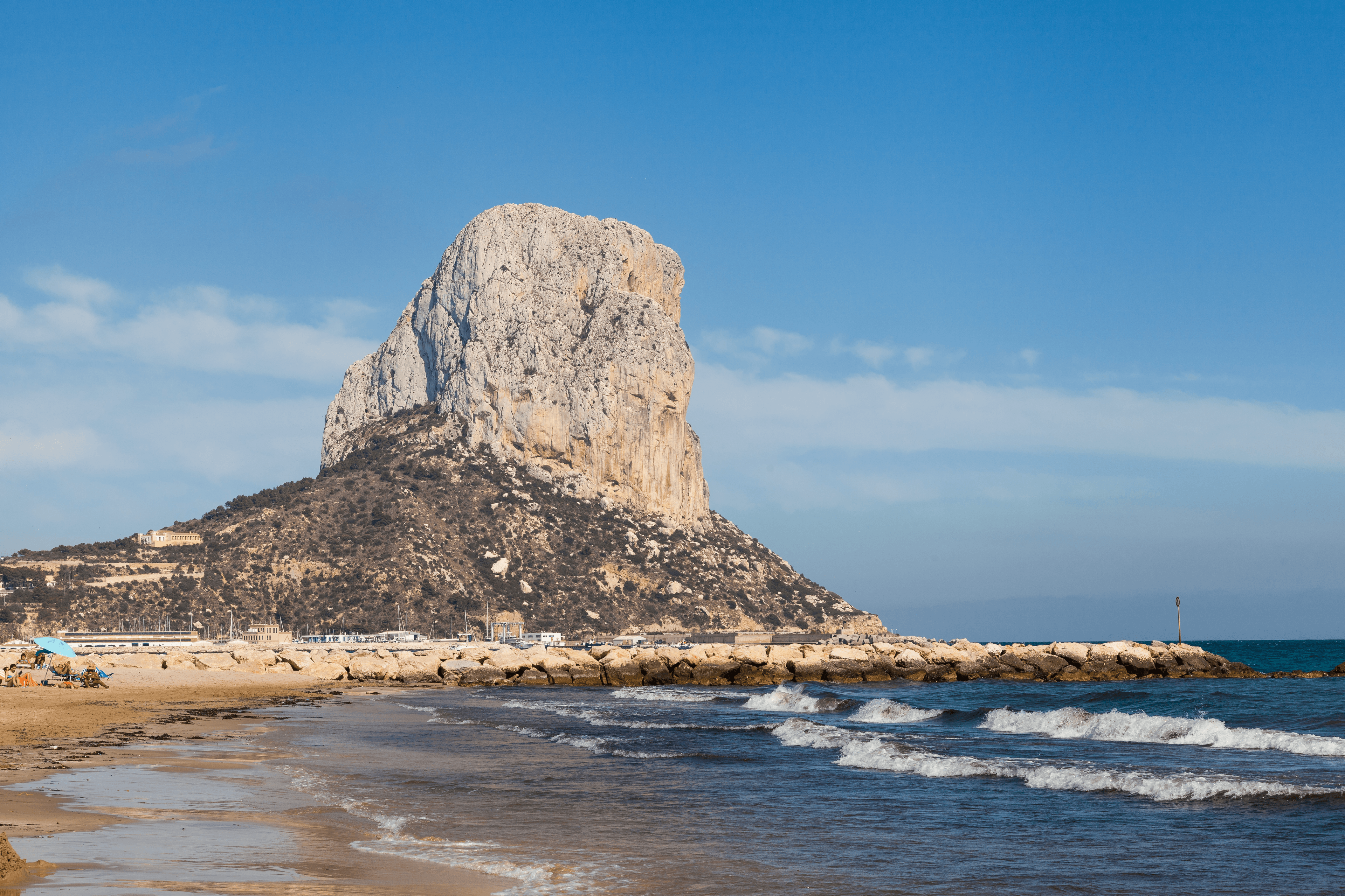 Peñón de Ifach visto desde autocaravana en Calpe, Costa Blanca